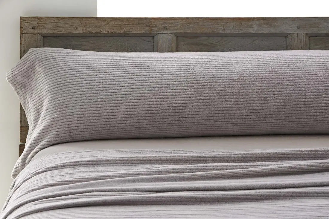 JUEGO SABANAS CORALINA 965 GRIS BURRITO BLANCO