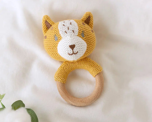 MORDEDOR SONAJERO TIGRE MADERA Y ALGODÓN 5820 MOSTAZA KIOKIDS