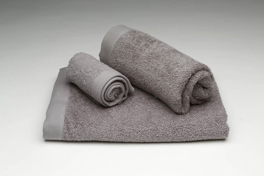 JUEGO DE TOALLAS 080 GRIS BURRITO BLANCO