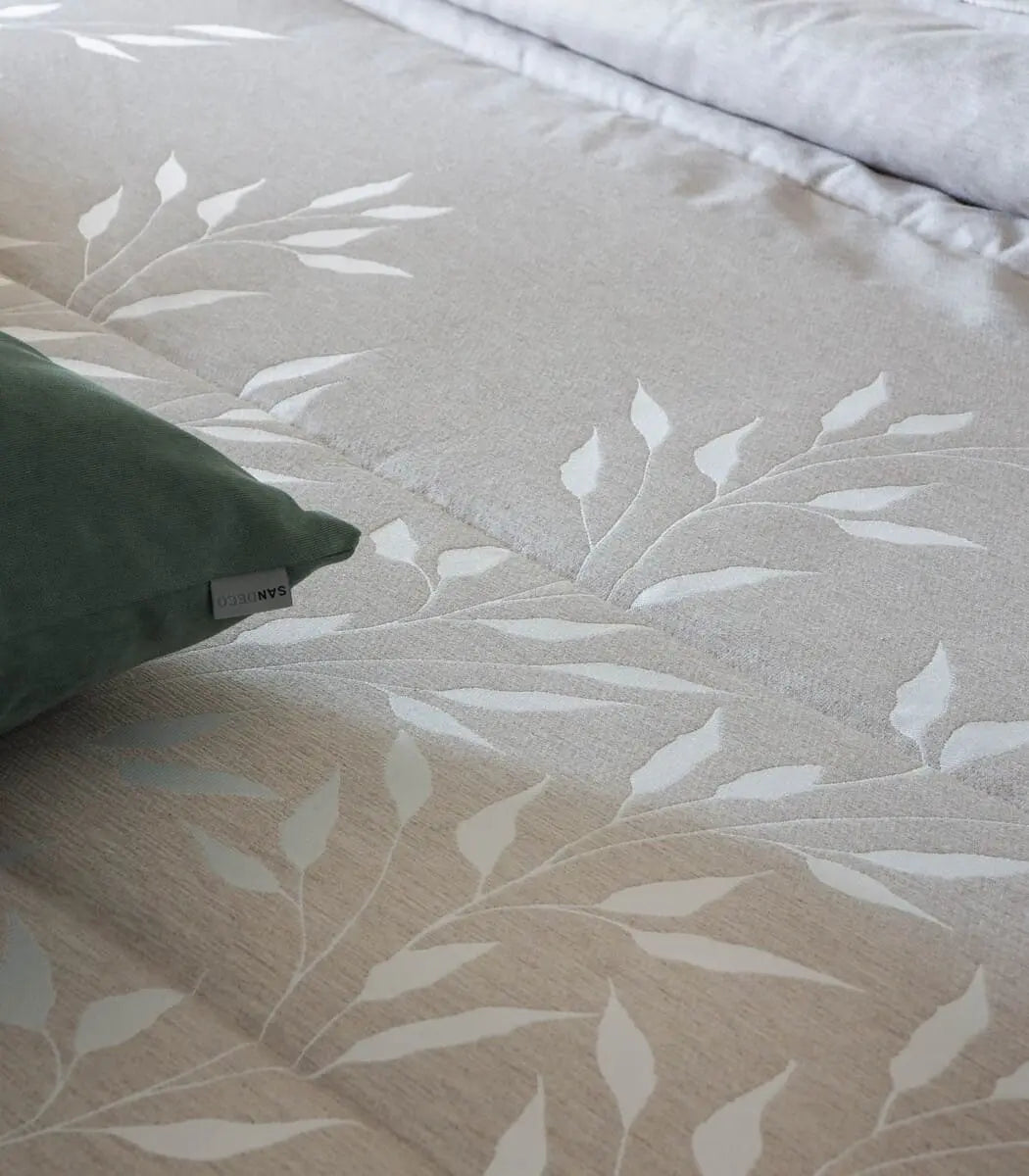 CONFORTER JACQUARD CARTES C/02 BEIGE SANDECO